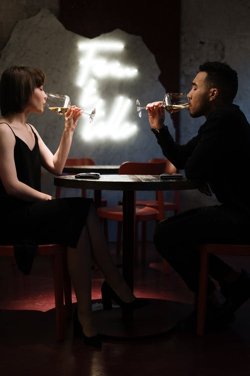 What She Is Really Thinking About on the First Date